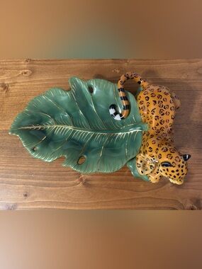Lynn Chase Designs “Jaguar Jungle” Leaf Figural Server